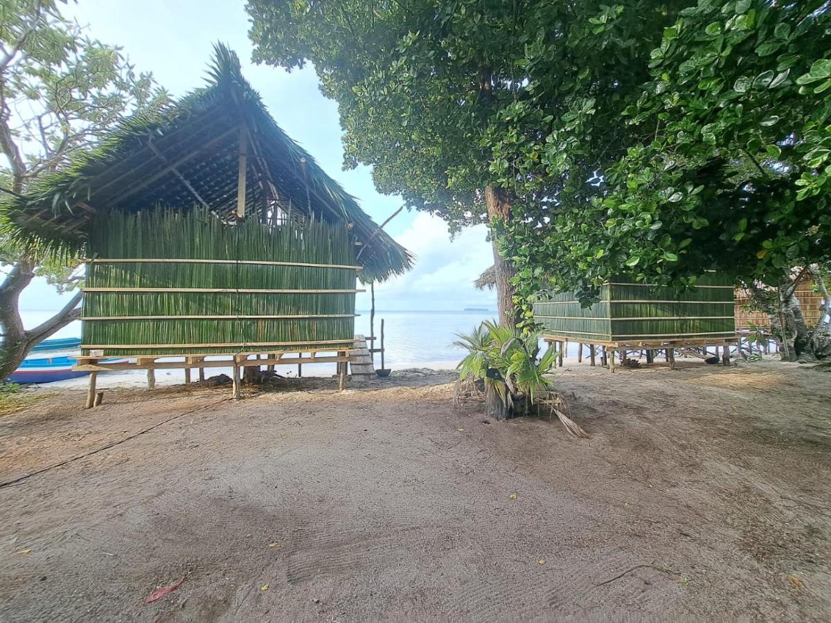Coco Huts Guest House Waisai Exterior foto
