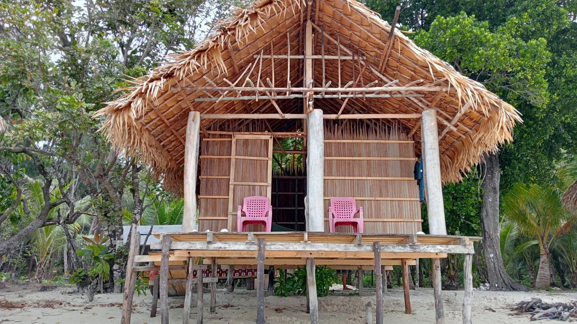 Coco Huts Guest House Waisai Habitación foto